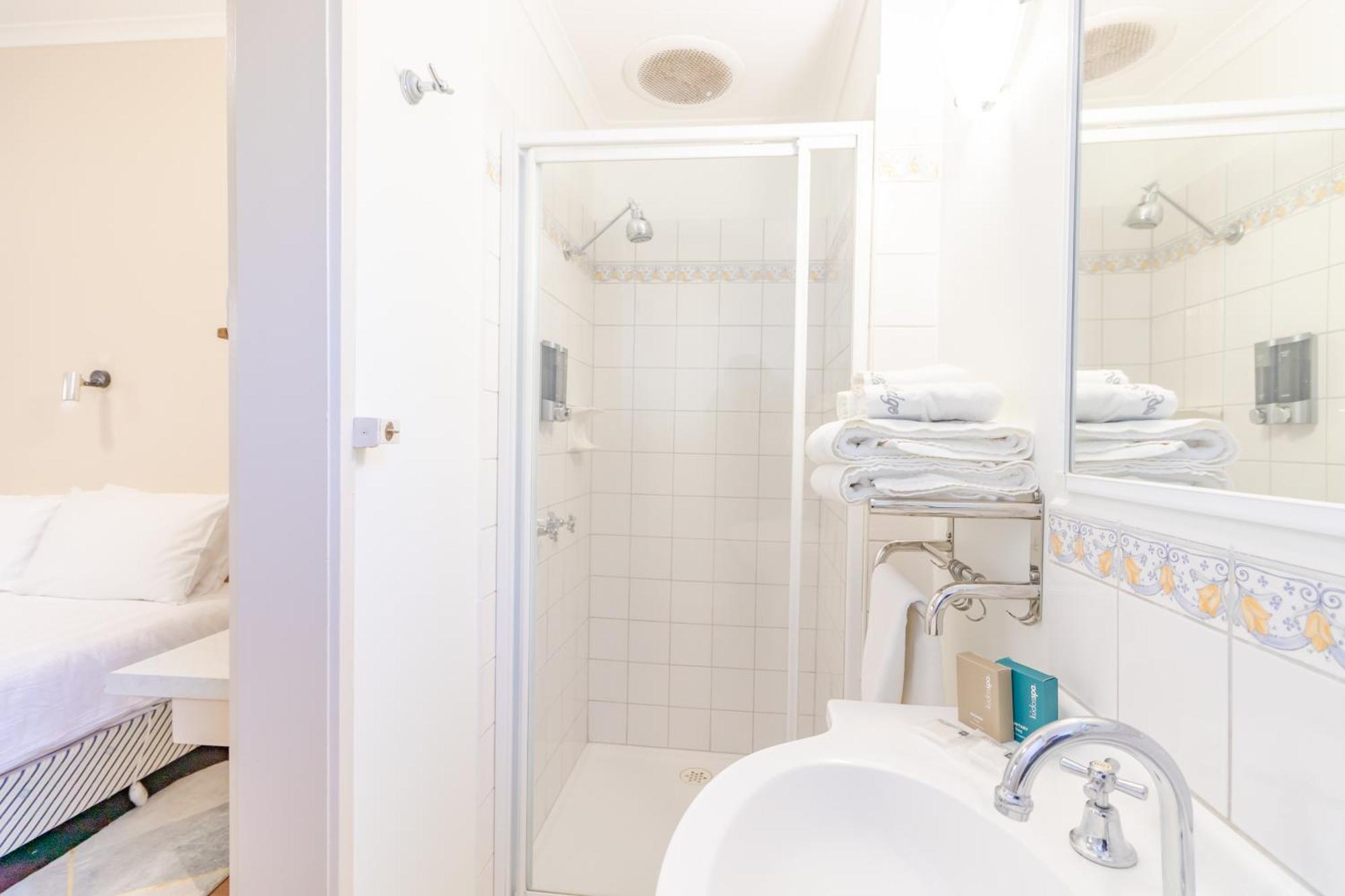 Warburton Lodge Екстер'єр фото
