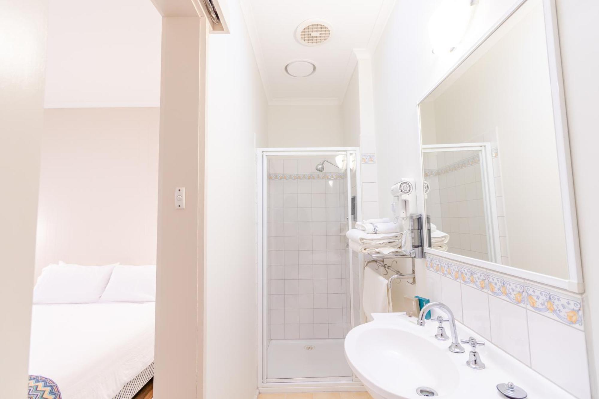 Warburton Lodge Екстер'єр фото