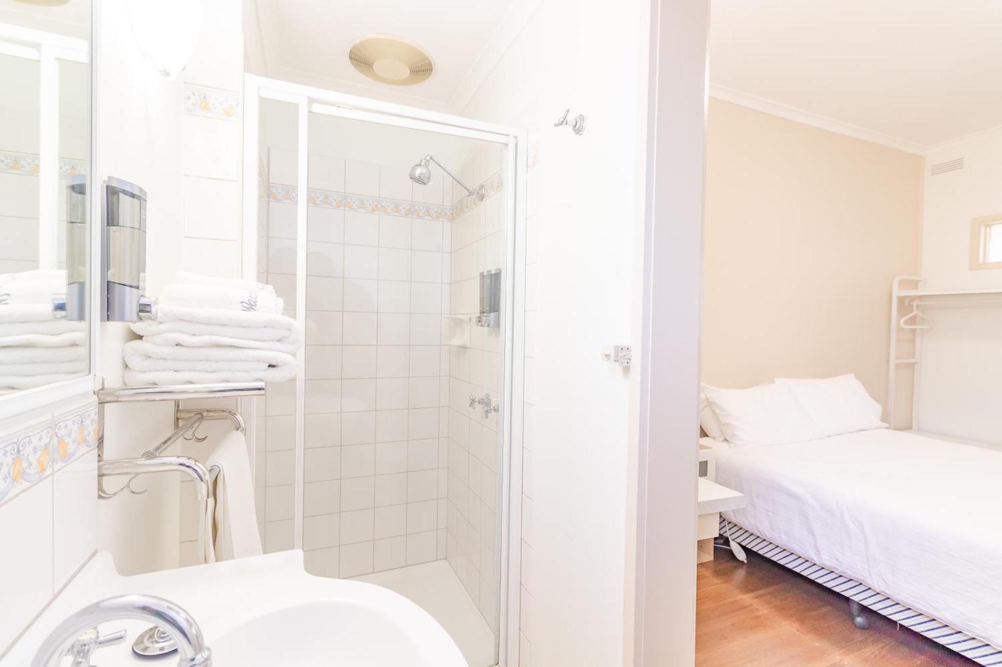 Warburton Lodge Екстер'єр фото