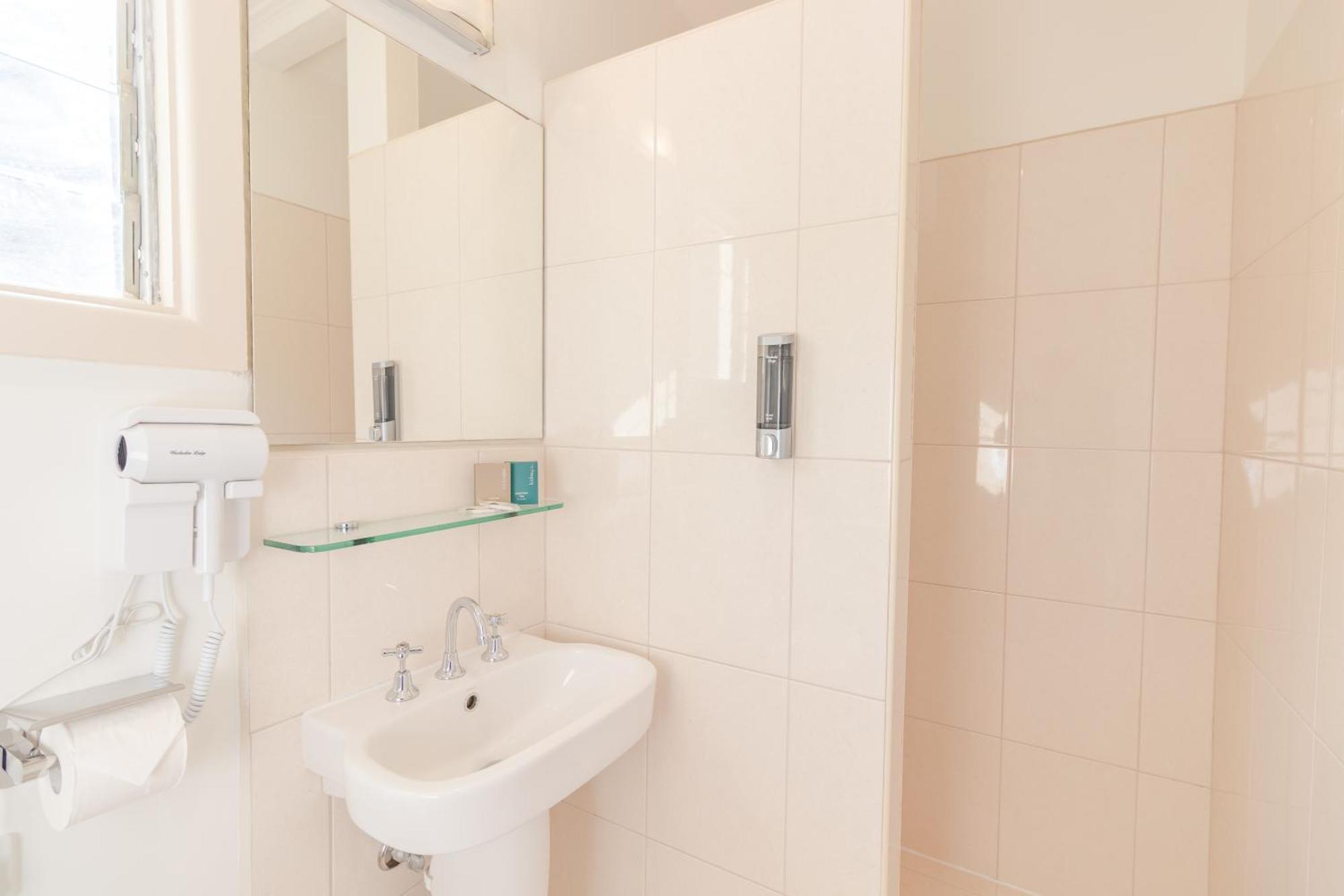 Warburton Lodge Екстер'єр фото